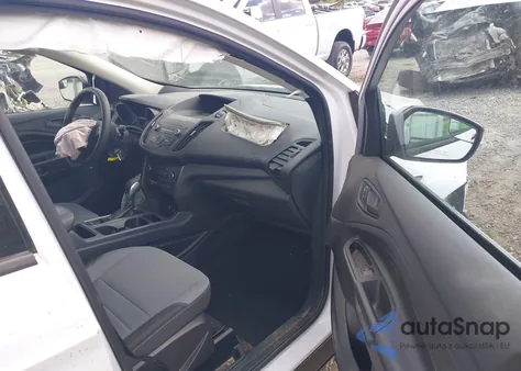 2019 Ford Escape S z USA, uszkodzony, nr VIN 1FMCU0F75KUB45810